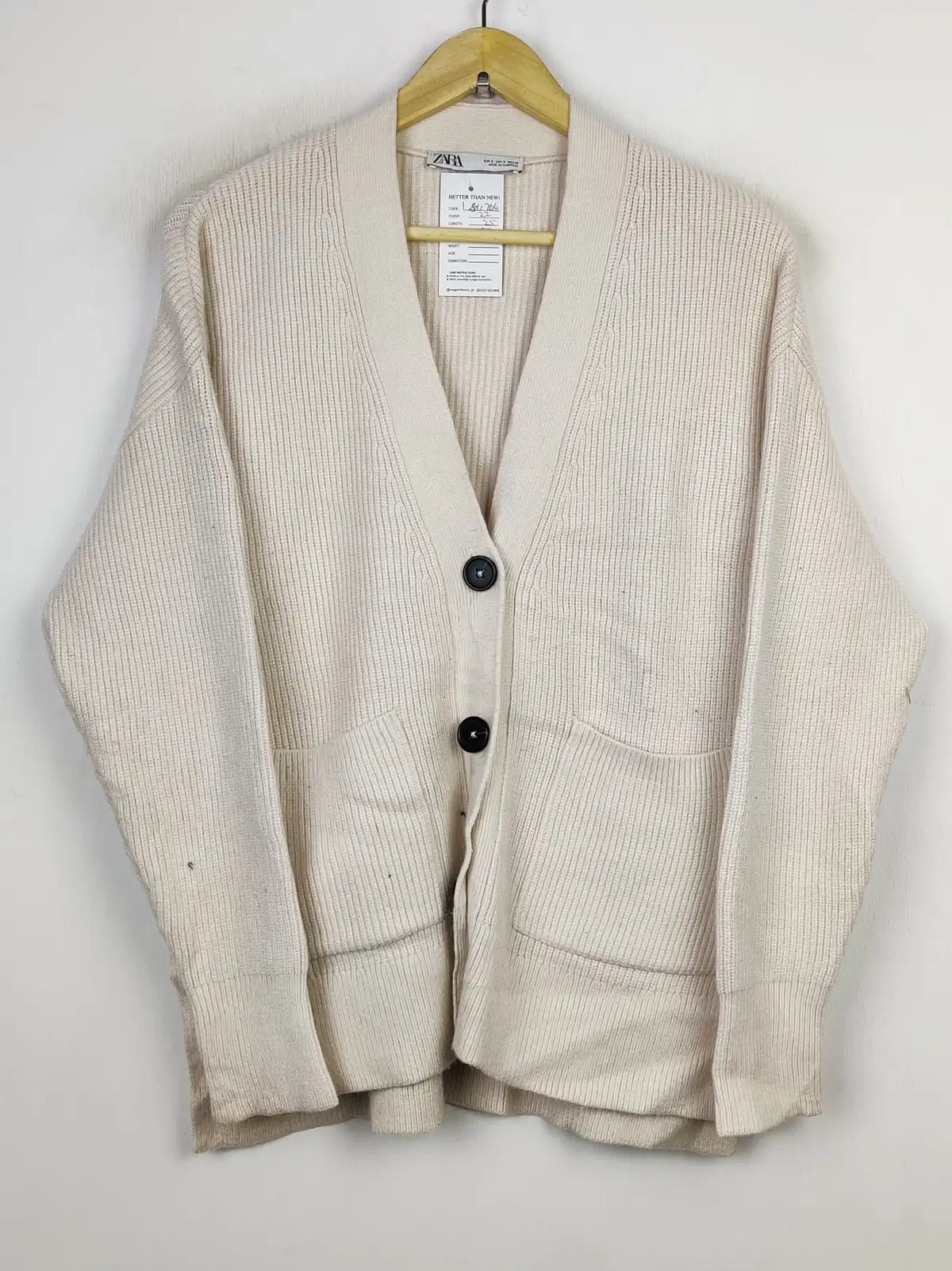 Buy online pre-used pre-loved 100% authentic & Original branded Zara (LS-11766) available in Pakistan. Top international brands avilable.