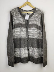 Buy online pre-used pre-loved 100% authentic & Original branded Imitz (LS-11770) available in Pakistan. Top international brands avilable.