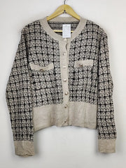 Buy online pre-used pre-loved 100% authentic & Original branded Unknown Brand (LS-11793) available in Pakistan. Top international brands avilable.