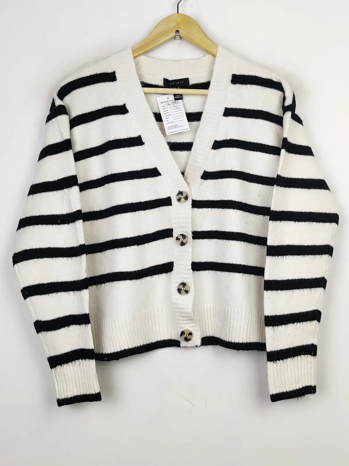 Buy online pre-used pre-loved 100% authentic & Original branded New Look (LS-11810) available in Pakistan. Top international brands avilable.