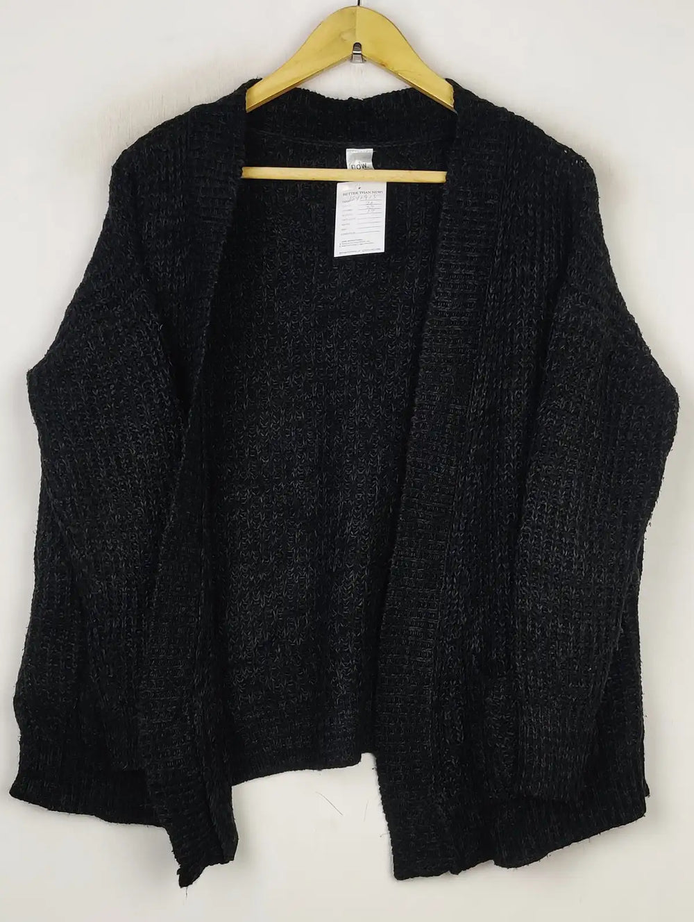Buy online pre-used pre-loved 100% authentic & Original branded Now (LS-11915) available in Pakistan. Top international brands avilable.