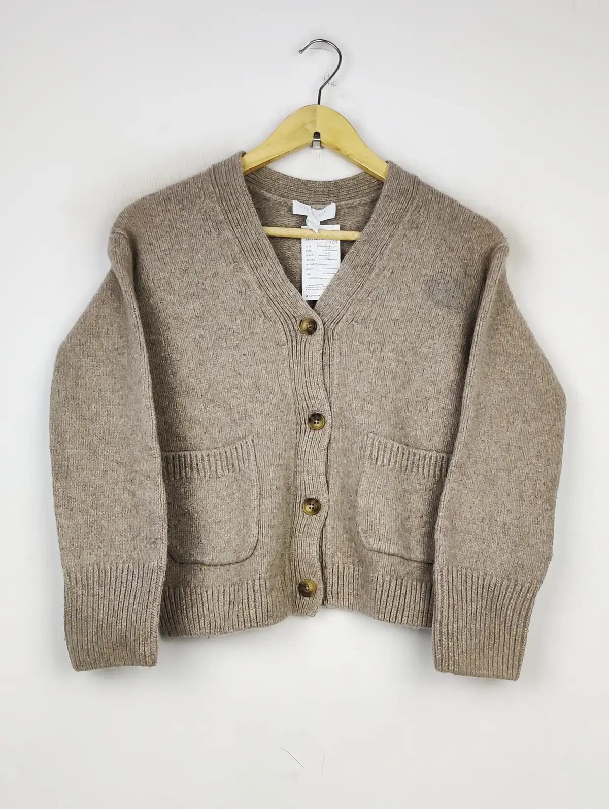 Buy online pre-used pre-loved 100% authentic & Original branded White Label (LS-11959) available in Pakistan. Top international brands avilable.