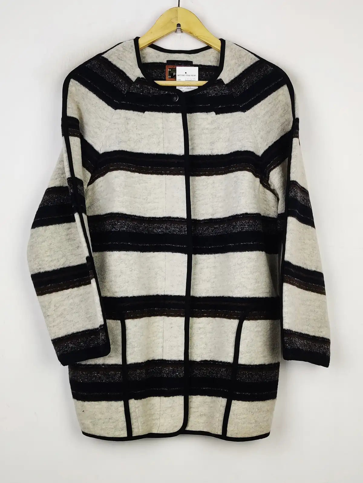 Buy online pre-used pre-loved 100% authentic & Original branded Per Una (LS-12074) available in Pakistan. Top international brands avilable.