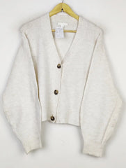 Buy online pre-used pre-loved 100% authentic & Original branded H&M (LS-12103) available in Pakistan. Top international brands avilable.