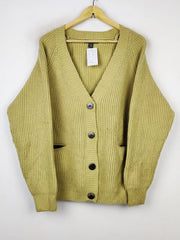 Buy online pre-used pre-loved 100% authentic & Original branded Primark (LS-12146) available in Pakistan. Top international brands avilable.