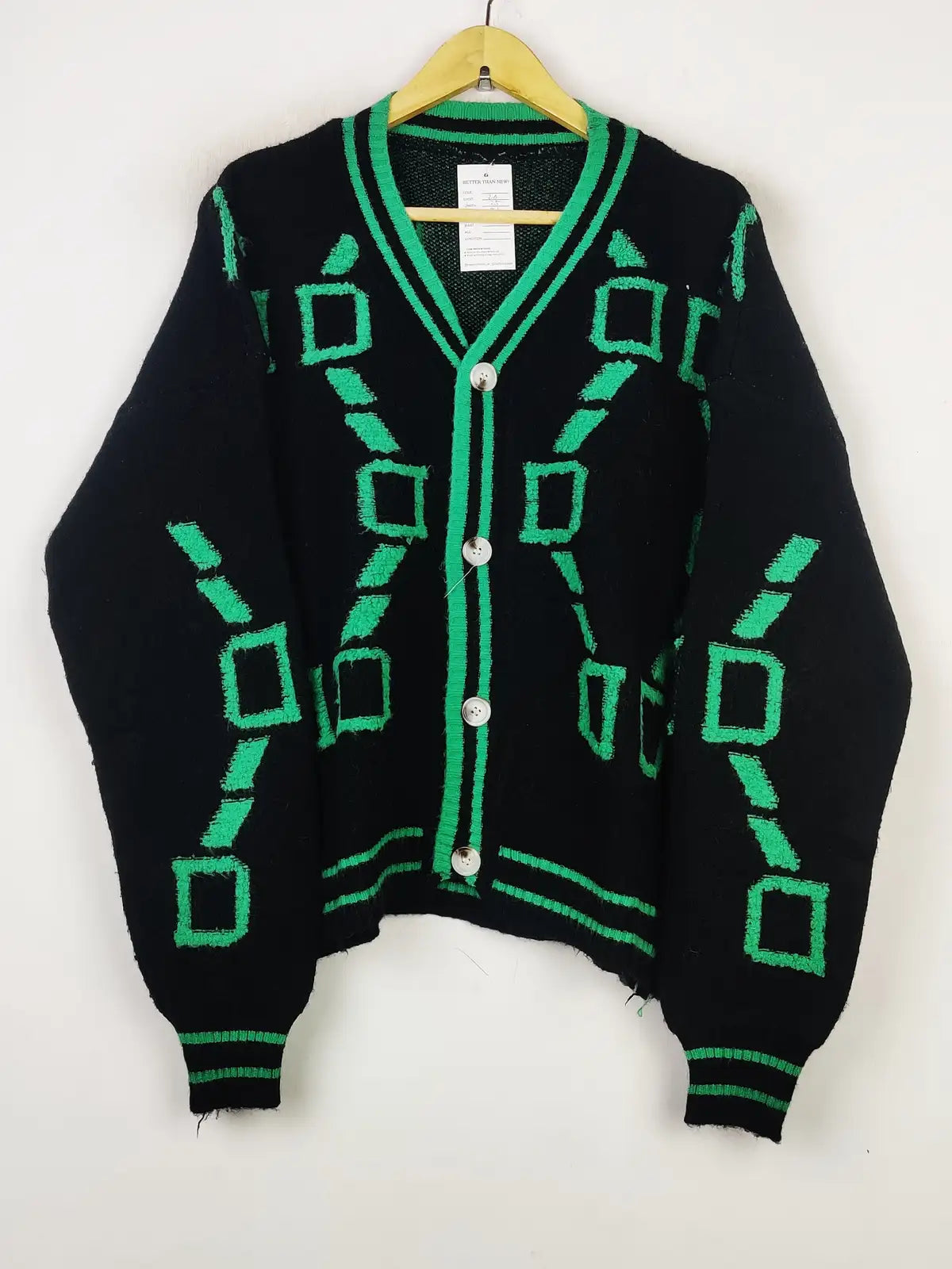 Buy online pre-used pre-loved 100% authentic & Original branded Unknown Brand (LS-12153) available in Pakistan. Top international brands avilable.