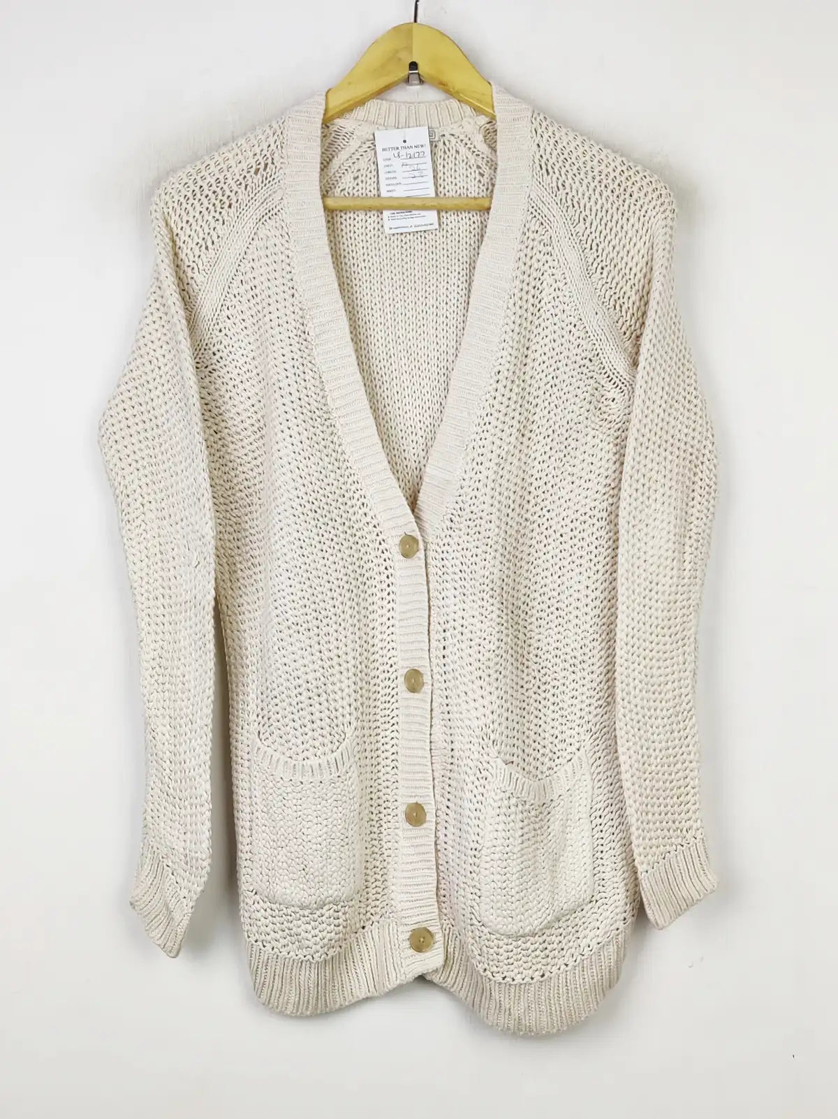 Buy online pre-used pre-loved 100% authentic & Original branded Gap (LS-12177) available in Pakistan. Top international brands avilable.