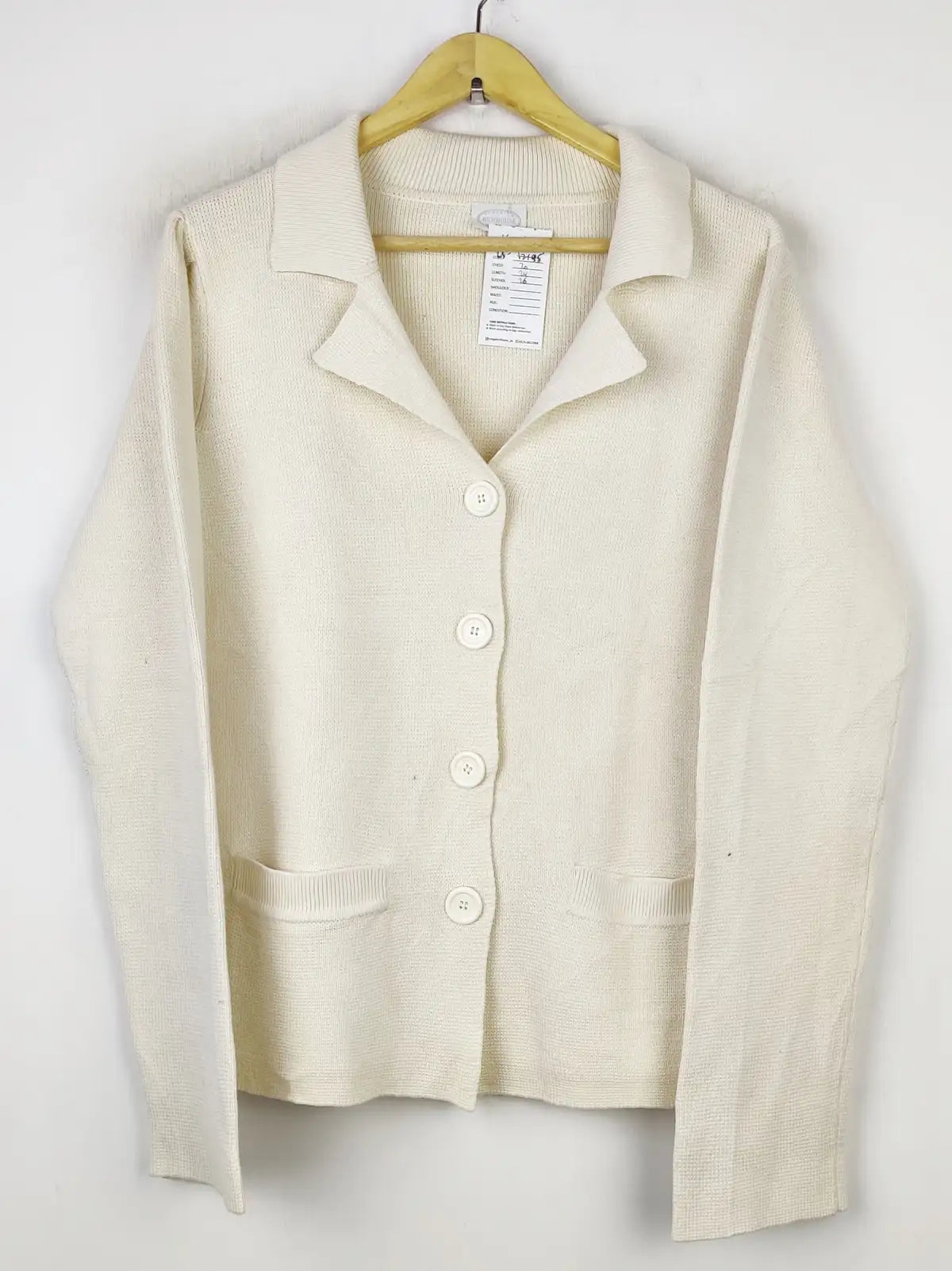 Buy online pre-used pre-loved 100% authentic & Original branded New House (LS-12195) available in Pakistan. Top international brands avilable.