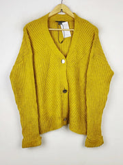 Buy online pre-used pre-loved 100% authentic & Original branded Primark (LS-12200) available in Pakistan. Top international brands avilable.