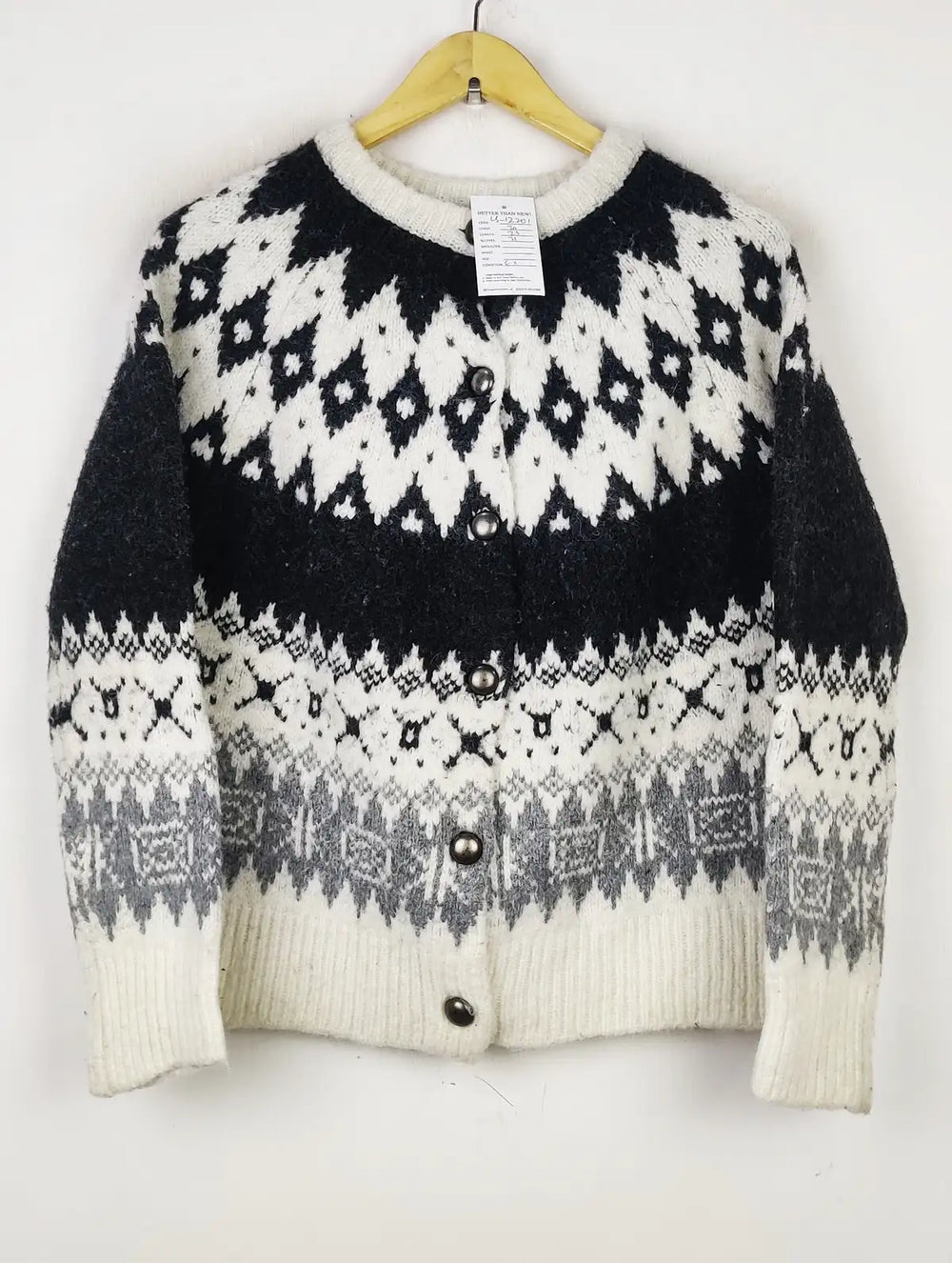 Buy online pre-used pre-loved 100% authentic & Original branded Primark (LS-12201) available in Pakistan. Top international brands avilable.