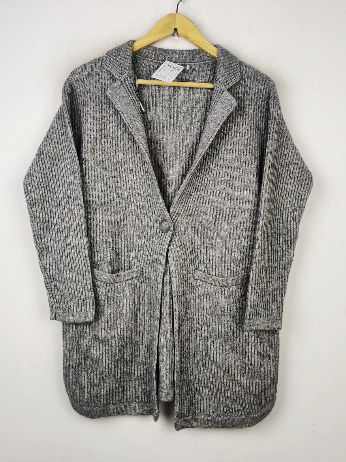 Buy online pre-used pre-loved 100% authentic & Original branded Unknown Brand (LS-12245) available in Pakistan. Top international brands avilable.