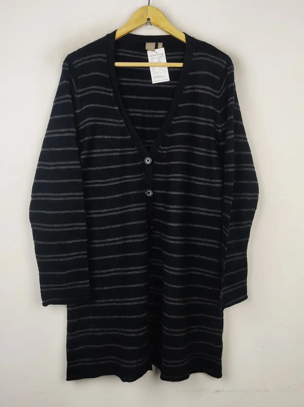 Buy online pre-used pre-loved 100% authentic & Original branded Tu (LS-12255) available in Pakistan. Top international brands avilable.