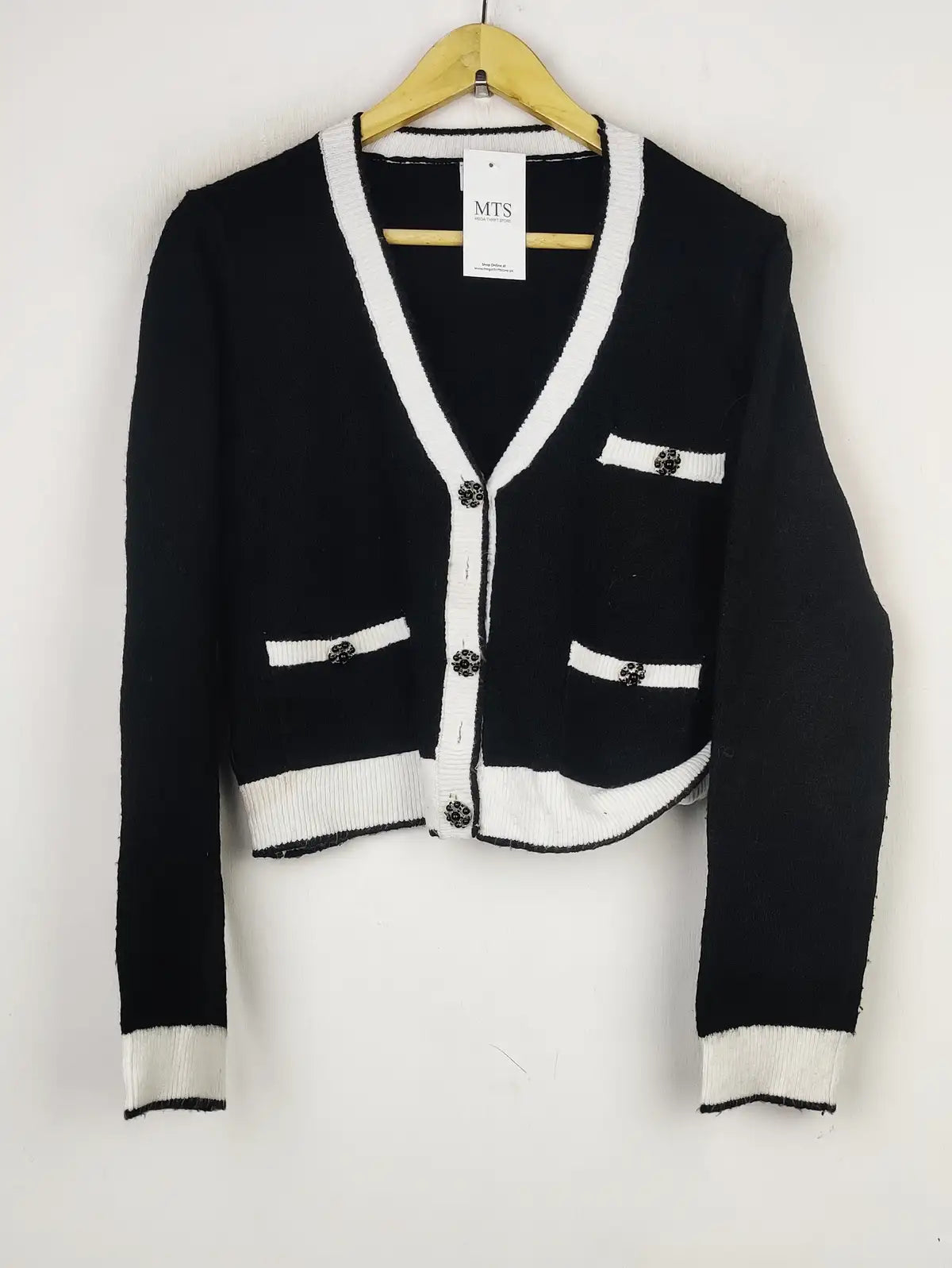 Buy online pre-used pre-loved 100% authentic & Original branded Savida (LS-12409) available in Pakistan. Top international brands avilable.