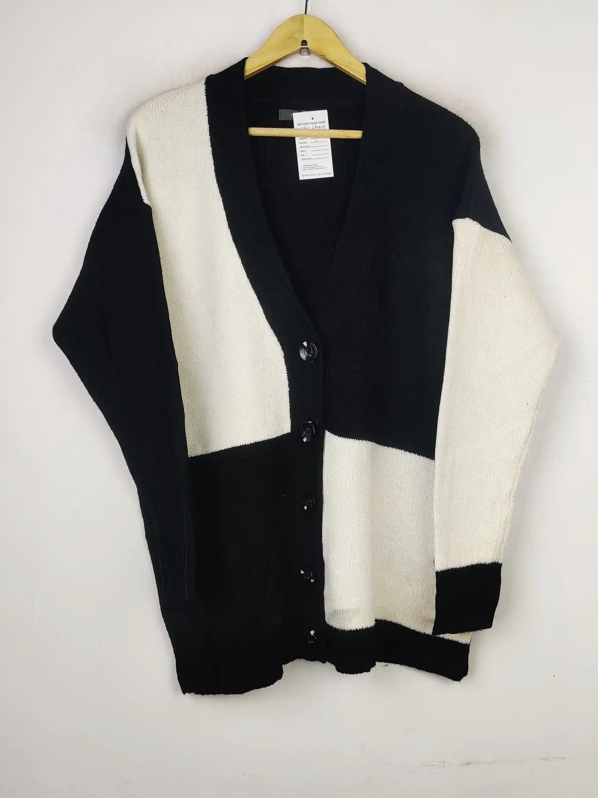 Buy online pre-used pre-loved 100% authentic & Original branded Primark (LS-12410) available in Pakistan. Top international brands avilable.