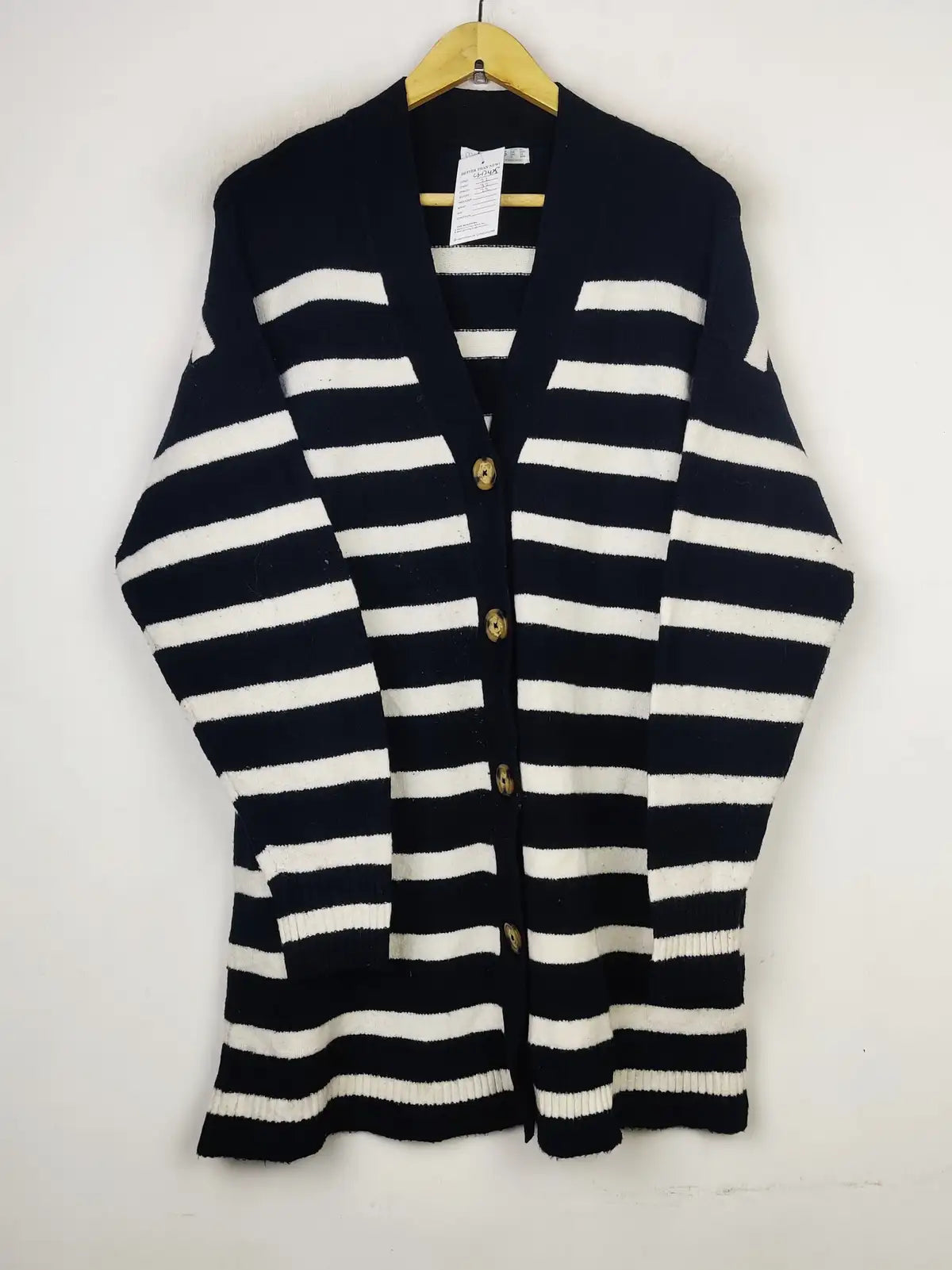 Buy online pre-used pre-loved 100% authentic & Original branded Primark (LS-12425) available in Pakistan. Top international brands avilable.