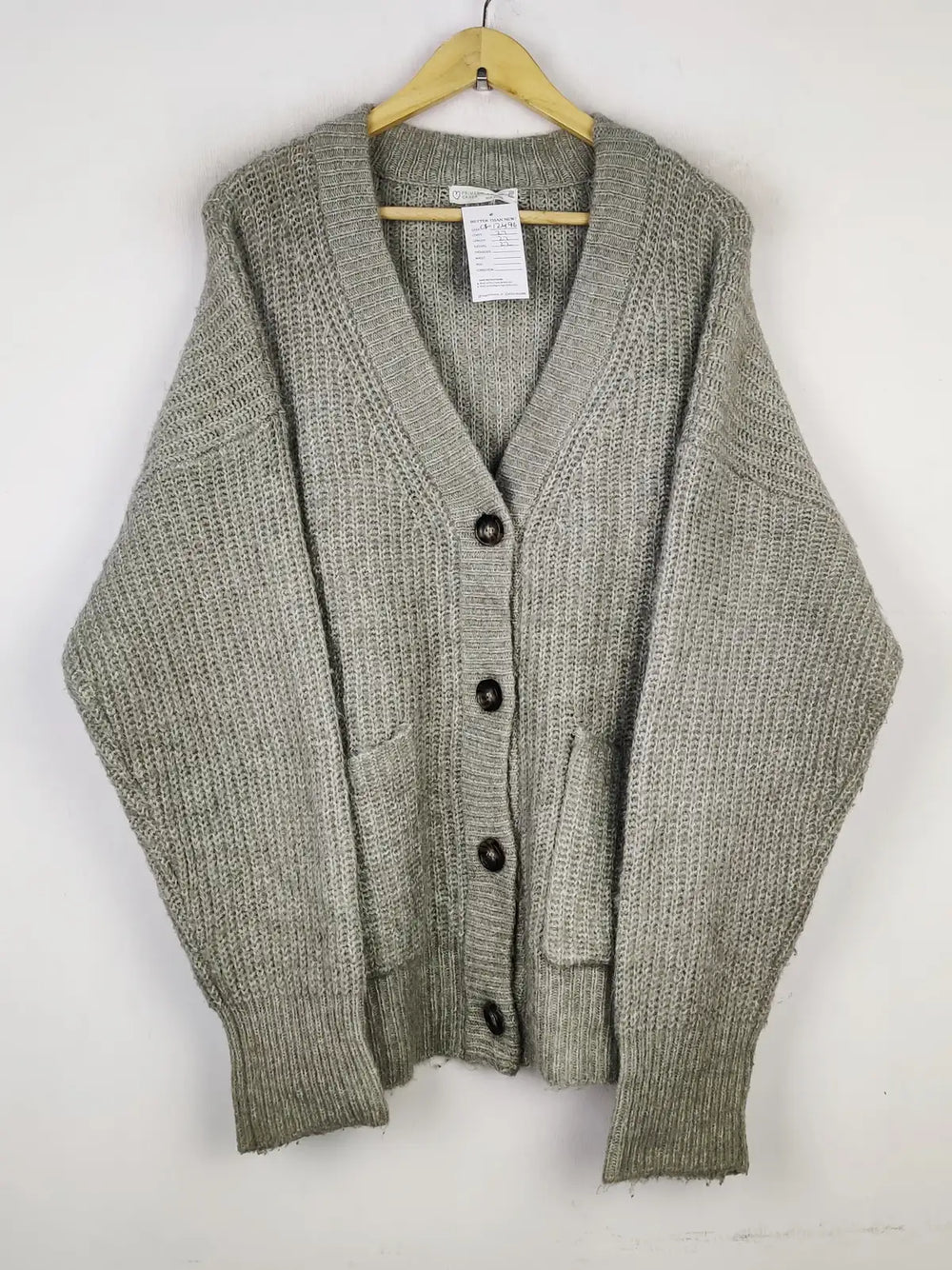 Buy online pre-used pre-loved 100% authentic & Original branded Primark (LS-12496) available in Pakistan. Top international brands avilable.