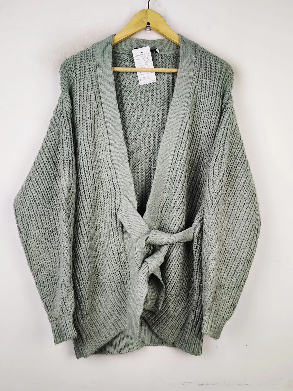 Buy online pre-used pre-loved 100% authentic & Original branded Zara (LS-12670) available in Pakistan. Top international brands avilable.