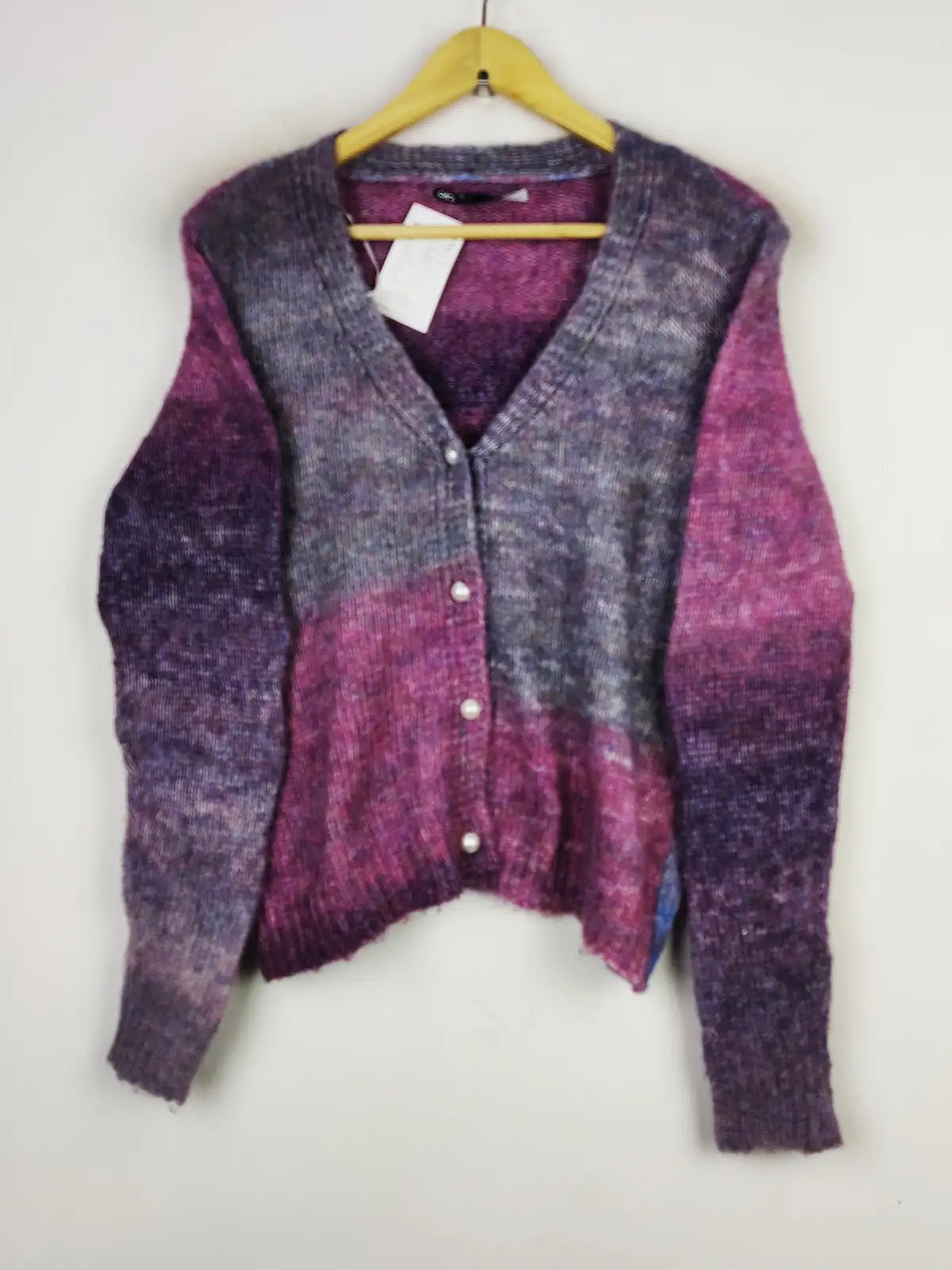 Buy online pre-used pre-loved 100% authentic & Original branded Only (LS-12707) available in Pakistan. Top international brands avilable.