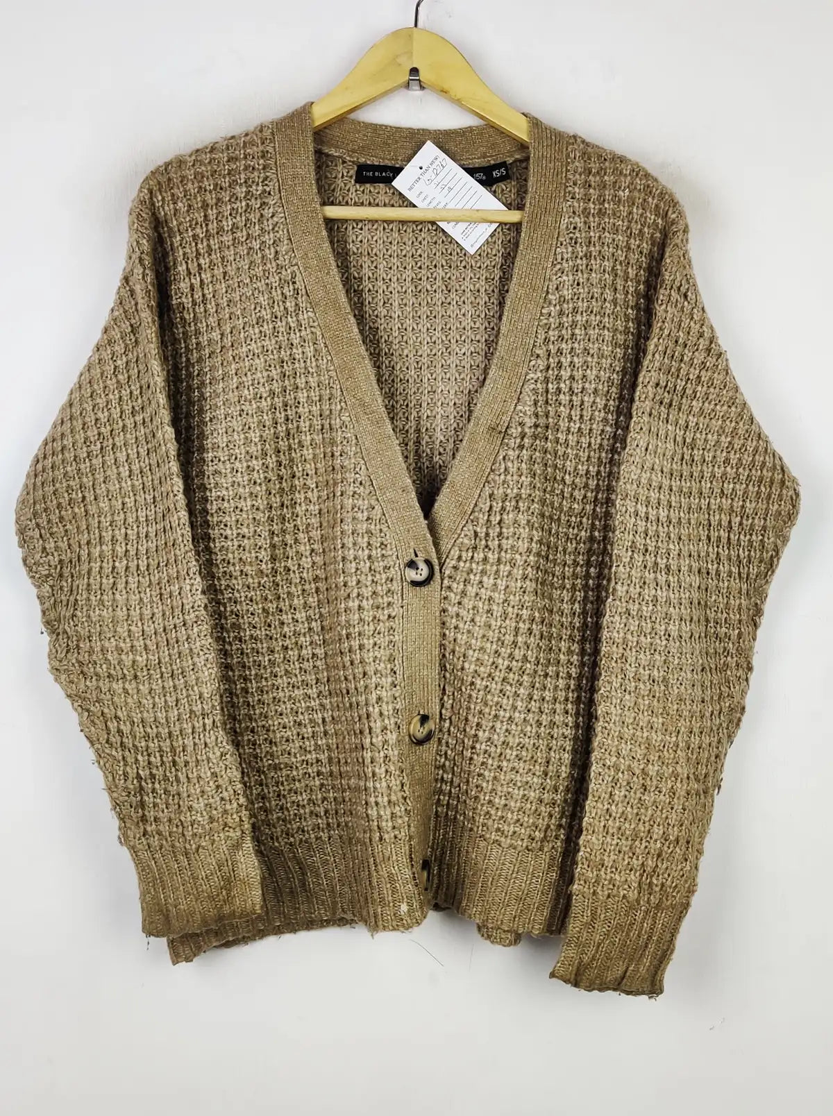 Buy online pre-used pre-loved 100% authentic & Original branded The Black Label Collection (LS-12767) available in Pakistan. Top international brands avilable.