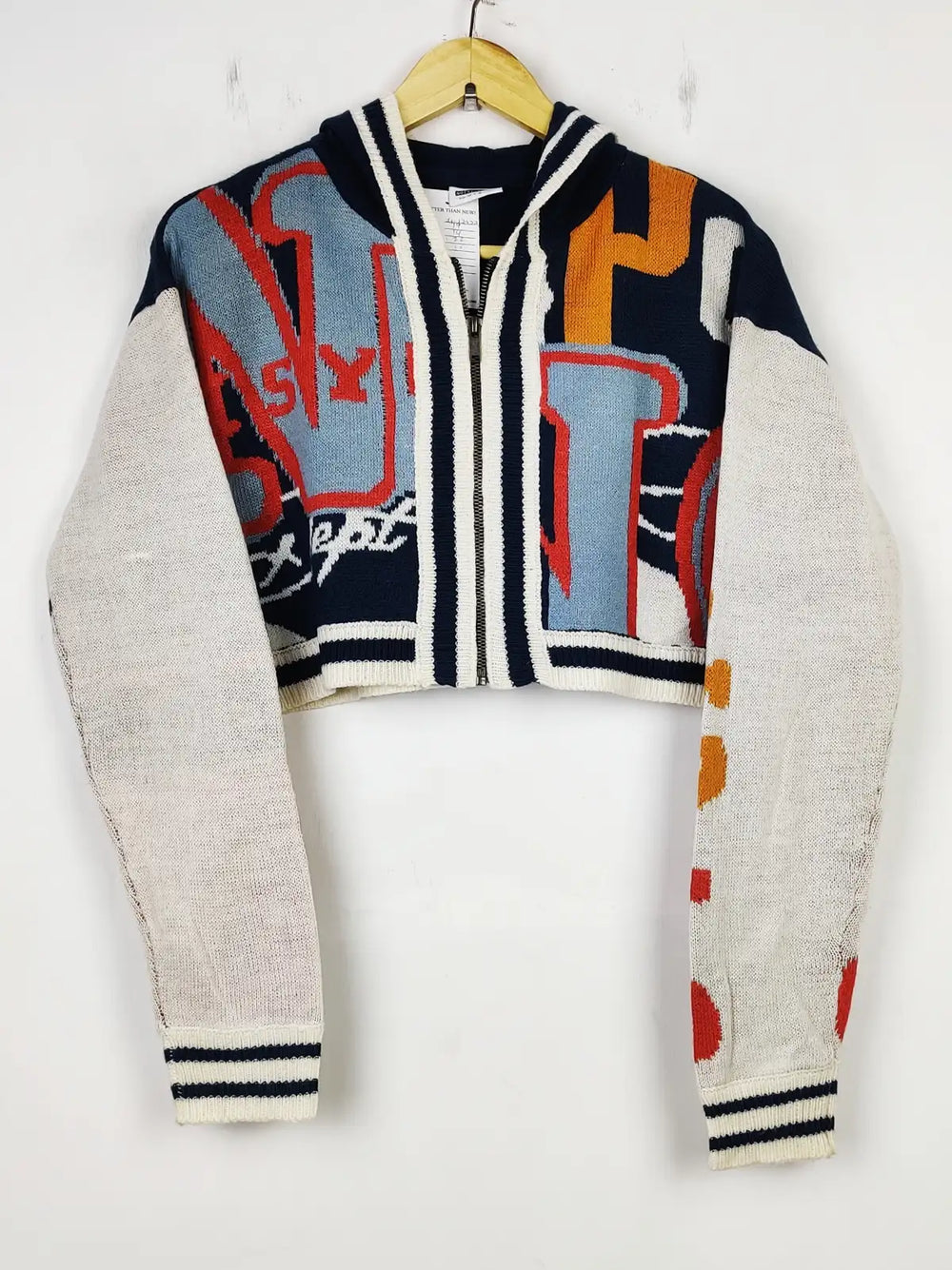 Buy online pre-used pre-loved 100% authentic & Original branded Noisy May (LS-12932) available in Pakistan. Top international brands avilable.