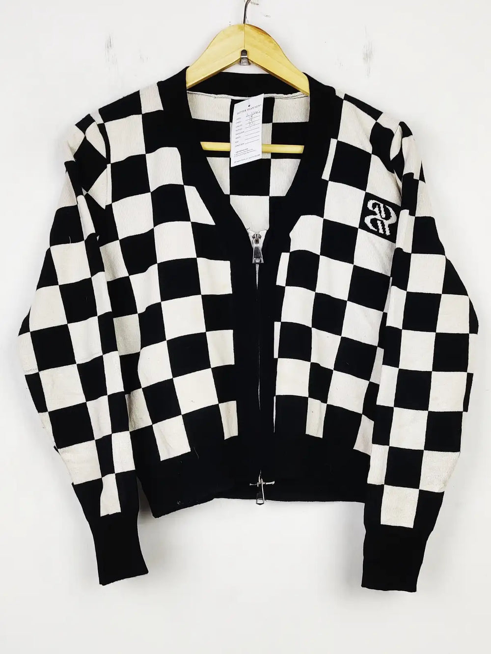 Buy online pre-used pre-loved 100% authentic & Original branded Unknown Brand (LS-12955) available in Pakistan. Top international brands avilable.