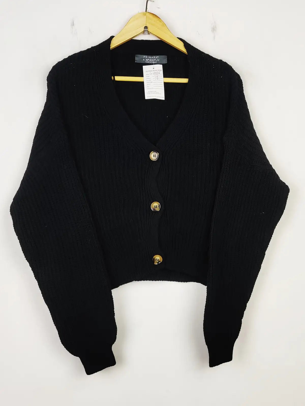 Buy online pre-used pre-loved 100% authentic & Original branded Primark (LS-12975) available in Pakistan. Top international brands avilable.