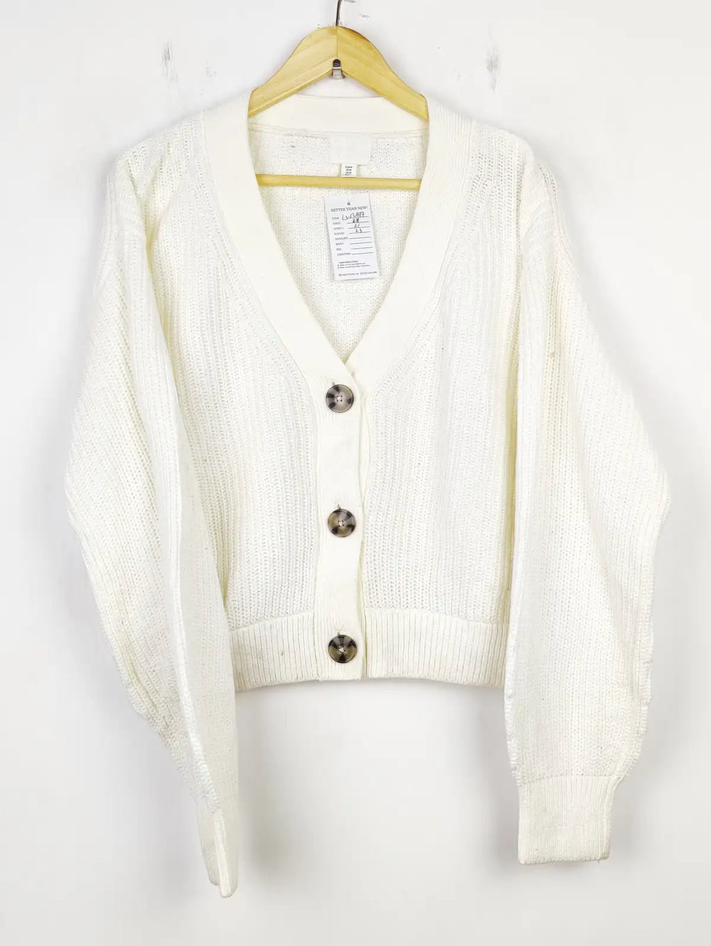 Buy online pre-used pre-loved 100% authentic & Original branded H&M (LS-12997) available in Pakistan. Top international brands avilable.