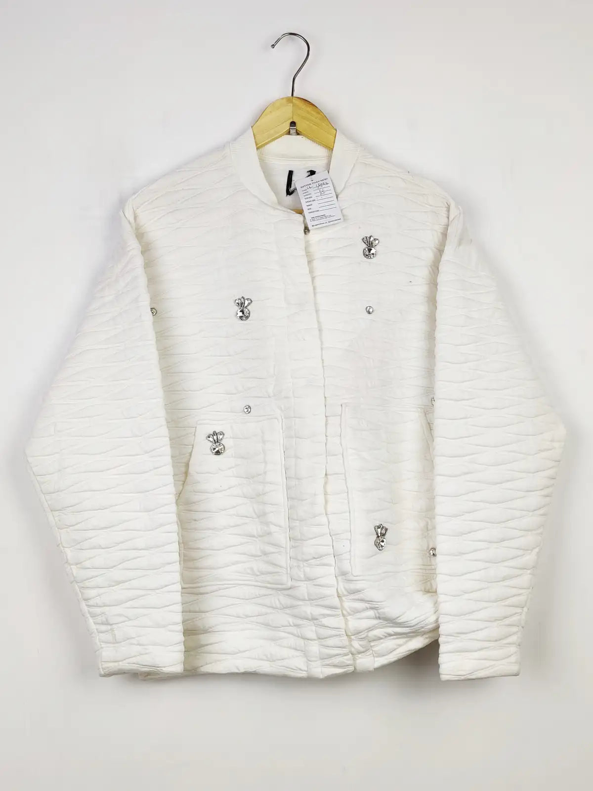 Buy online pre-used pre-loved 100% authentic & Original branded Unknown Brand (LS-13032) available in Pakistan. Top international brands avilable.