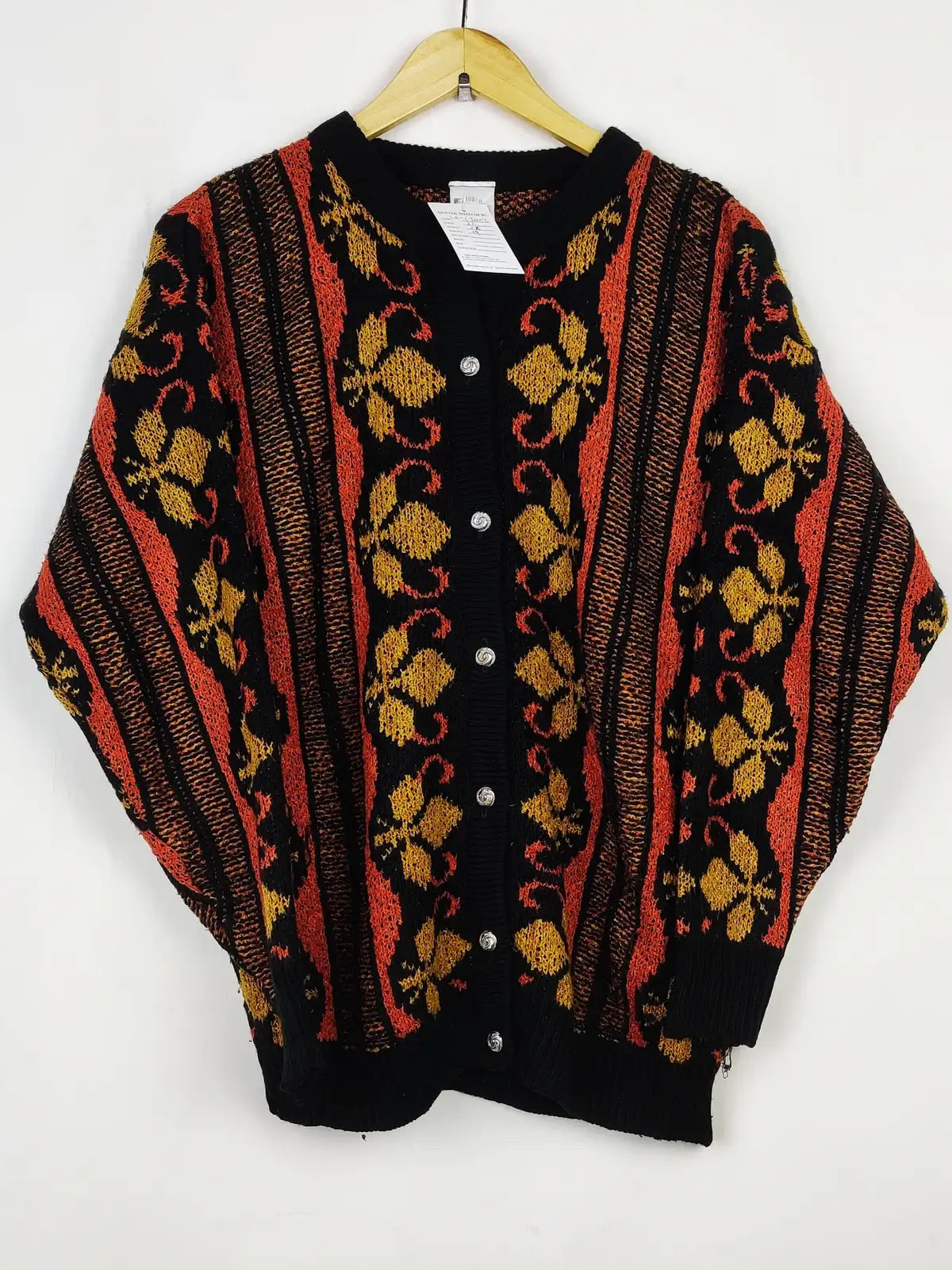 Buy online pre-used pre-loved 100% authentic & Original branded Unknown Brand (LS-13056) available in Pakistan. Top international brands avilable.