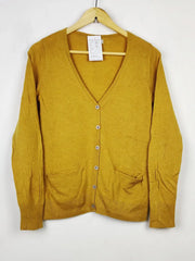 Buy online pre-used pre-loved 100% authentic & Original branded Fat Face (LS-13071) available in Pakistan. Top international brands avilable.