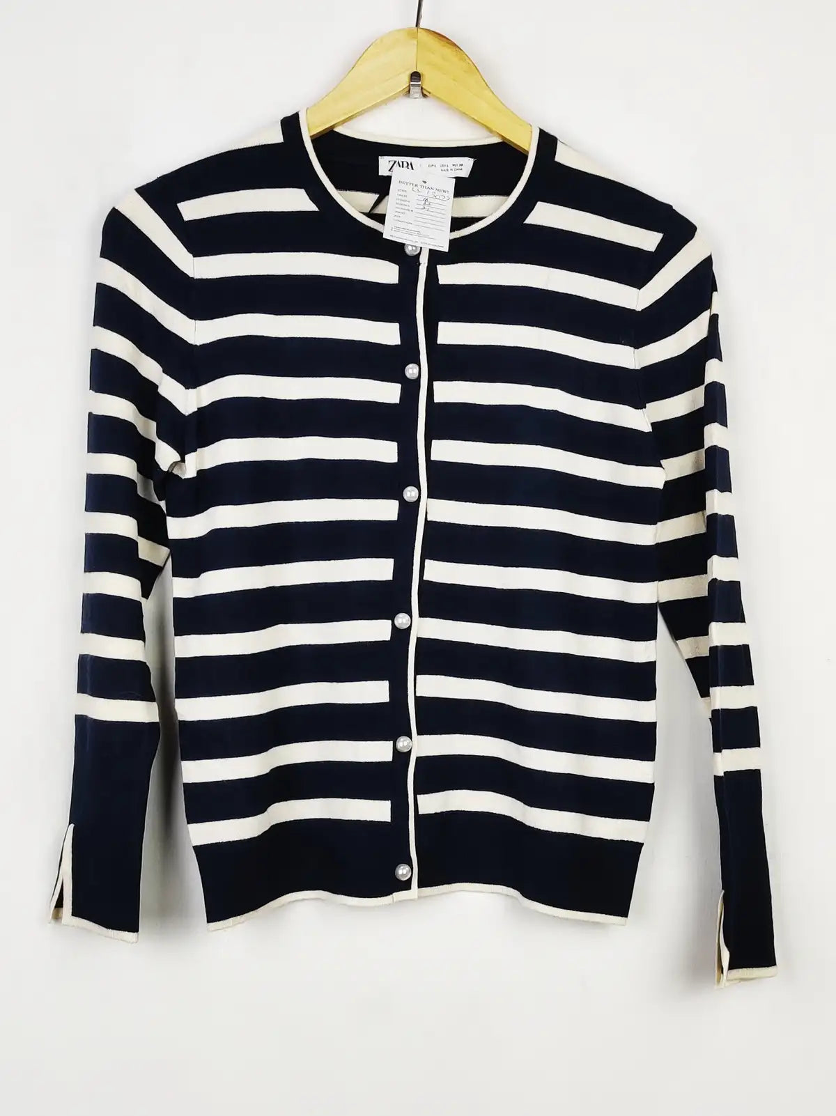 Buy online pre-used pre-loved 100% authentic & Original branded Zara (LS-13077) available in Pakistan. Top international brands avilable.