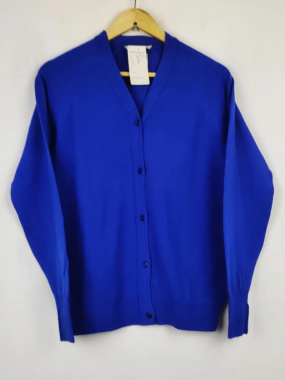 Buy online pre-used pre-loved 100% authentic & Original branded Unknown Brand (LS-13092) available in Pakistan. Top international brands avilable.