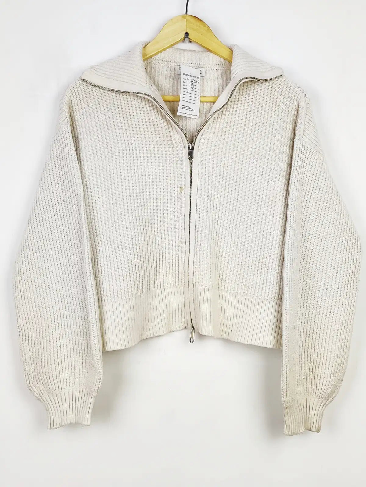 Buy online pre-used pre-loved 100% authentic & Original branded Stradivarius (LS-13095) available in Pakistan. Top international brands avilable.