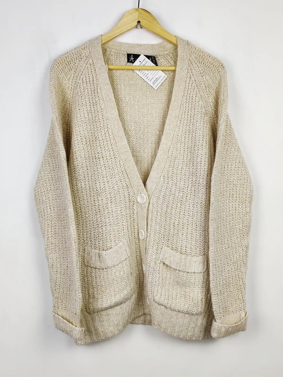 Buy online pre-used pre-loved 100% authentic & Original branded Atmosphere (LS-13122) available in Pakistan. Top international brands avilable.