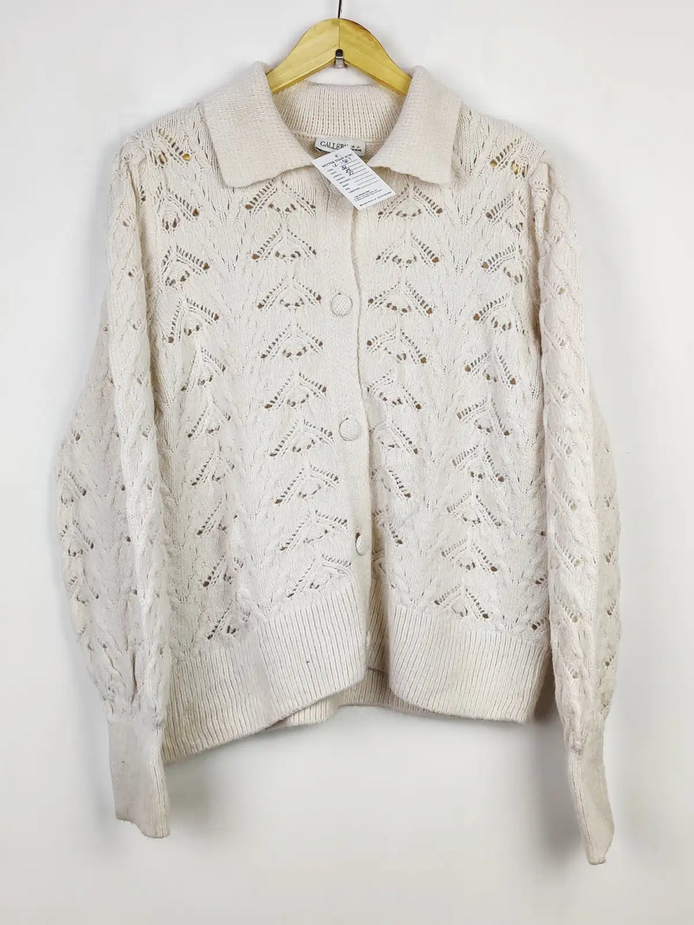 Buy online pre-used pre-loved 100% authentic & Original branded Gallery (LS-13137) available in Pakistan. Top international brands avilable.