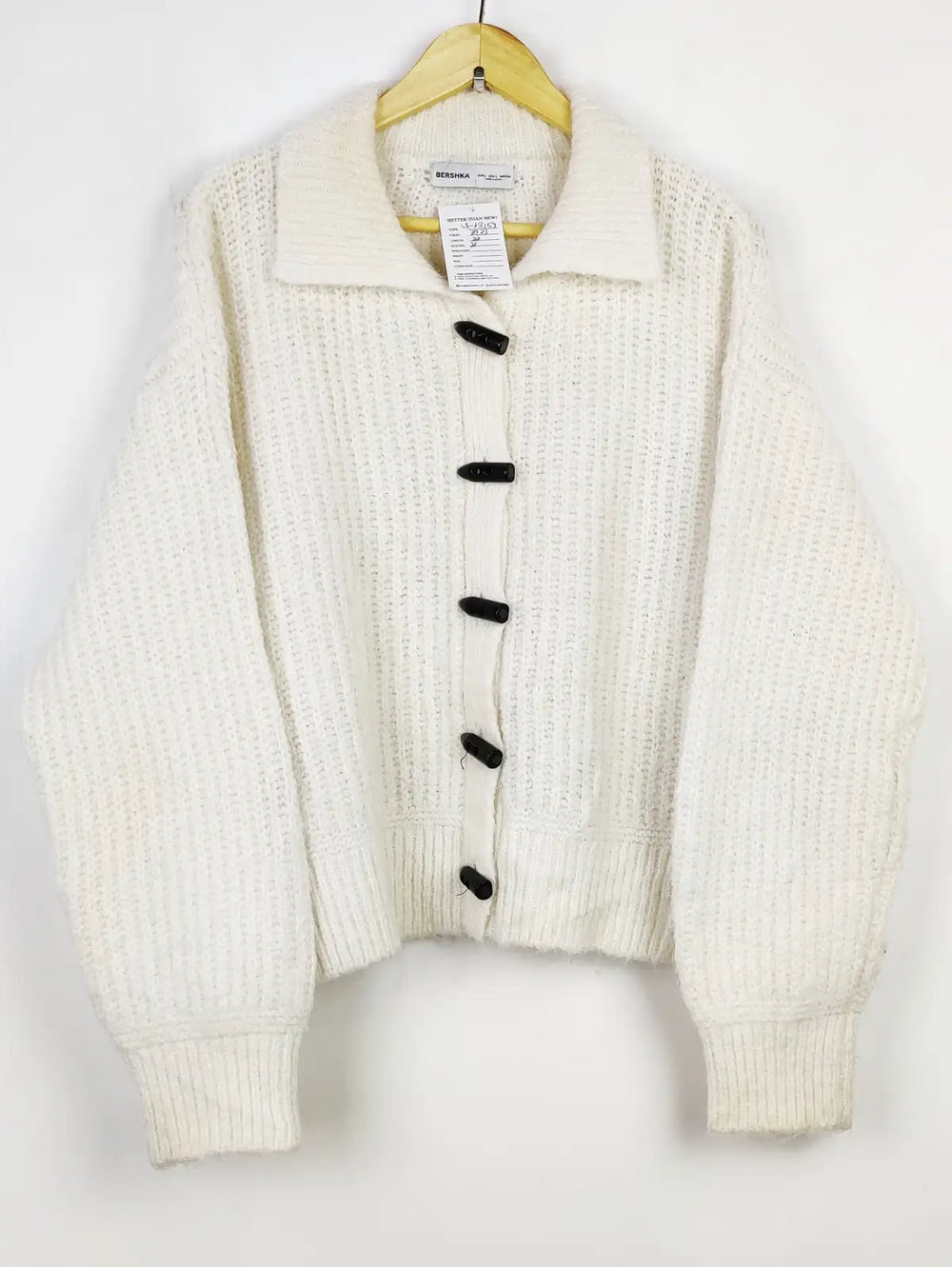 Buy online pre-used pre-loved 100% authentic & Original branded Bershka (LS-13154) available in Pakistan. Top international brands avilable.