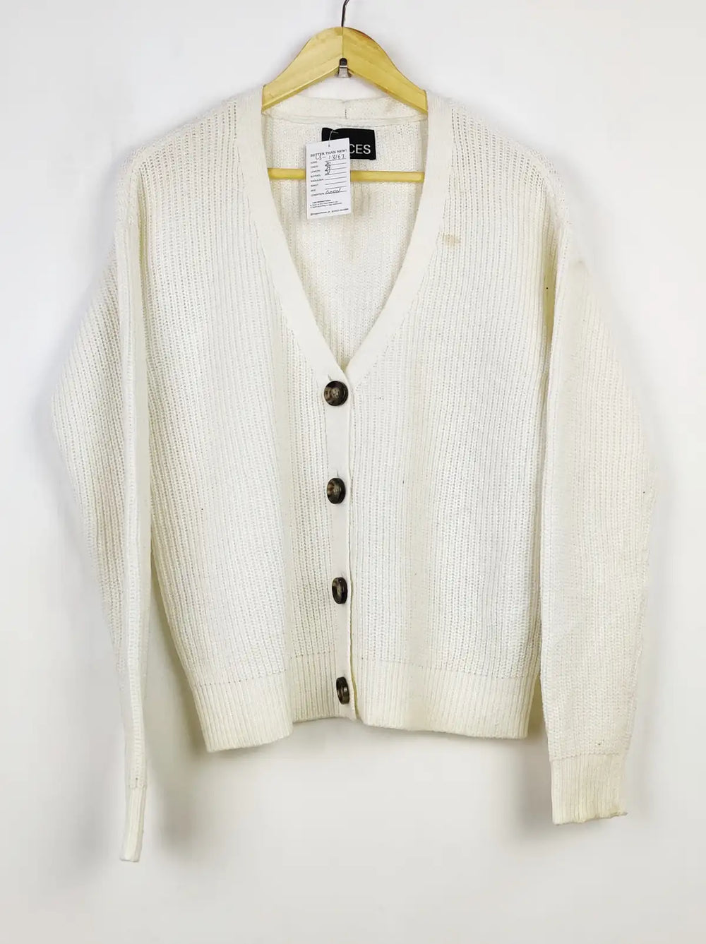 Buy online pre-used pre-loved 100% authentic & Original branded Pieces (LS-13167) available in Pakistan. Top international brands avilable.