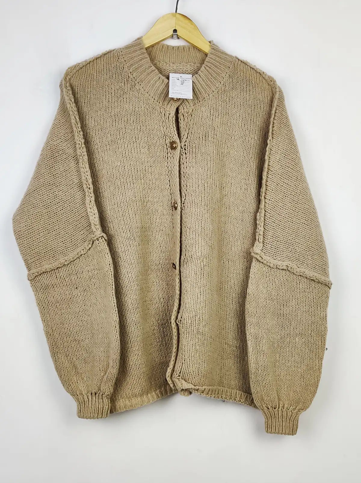 Buy online pre-used pre-loved 100% authentic & Original branded Unknown Brand (LS-13204) available in Pakistan. Top international brands avilable.