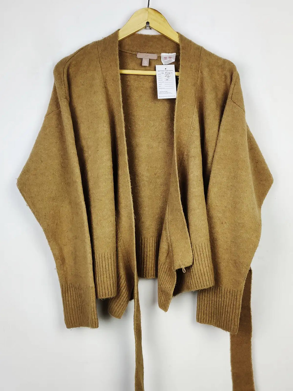 Buy online pre-used pre-loved 100% authentic & Original branded H&M (LS-13237) available in Pakistan. Top international brands avilable.