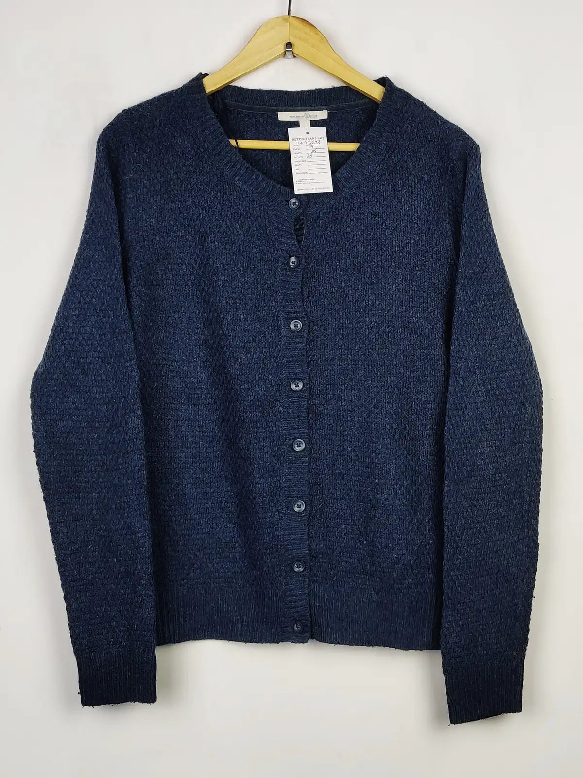 Buy online pre-used pre-loved 100% authentic & Original branded Denim (LS-13243) available in Pakistan. Top international brands avilable.