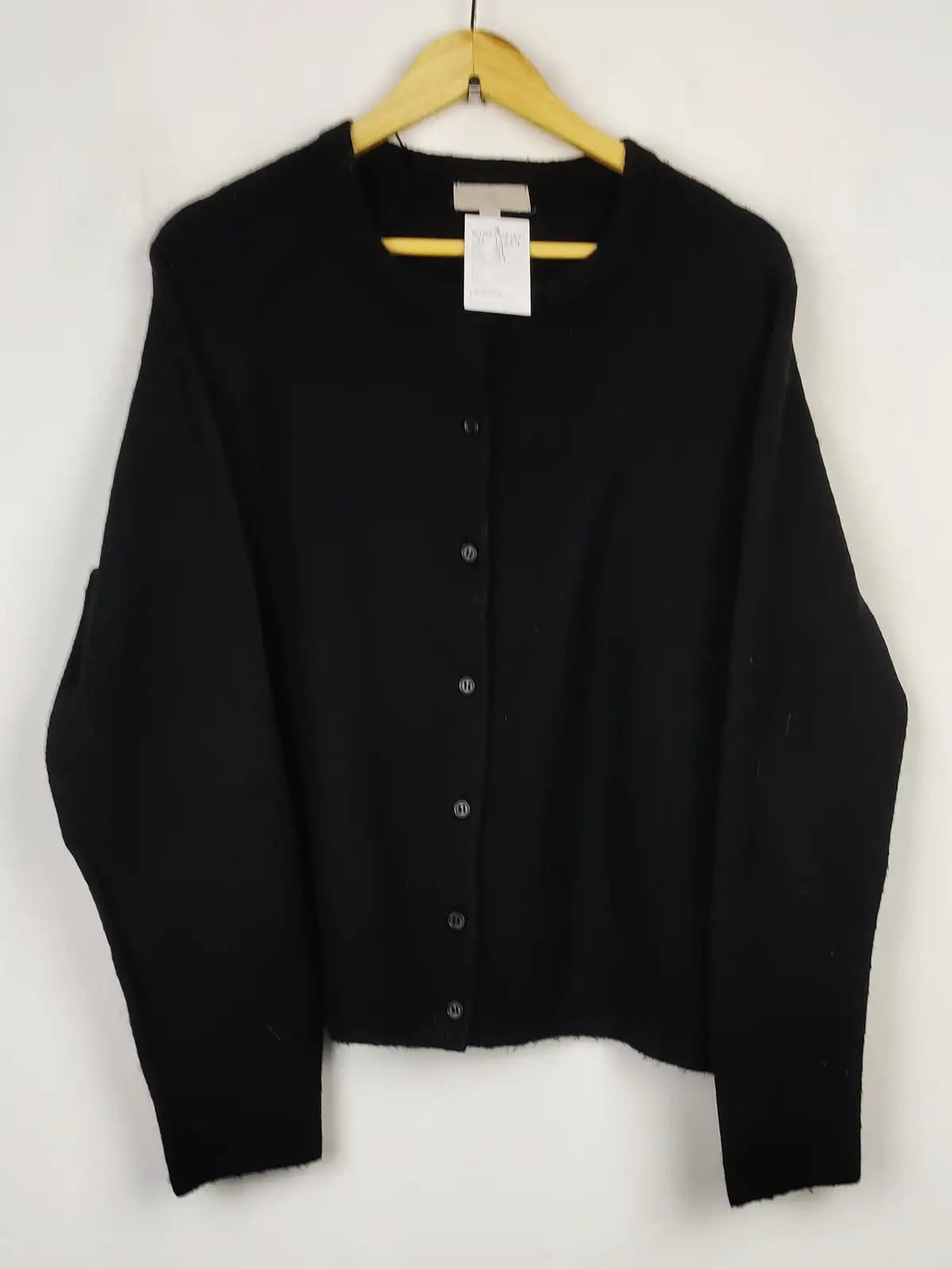 Buy online pre-used pre-loved 100% authentic & Original branded H&M (LS-13254) available in Pakistan. Top international brands avilable.