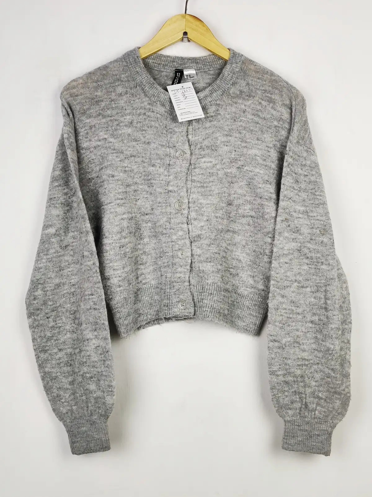 Buy online pre-used pre-loved 100% authentic & Original branded H&M (LS-13277) available in Pakistan. Top international brands avilable.