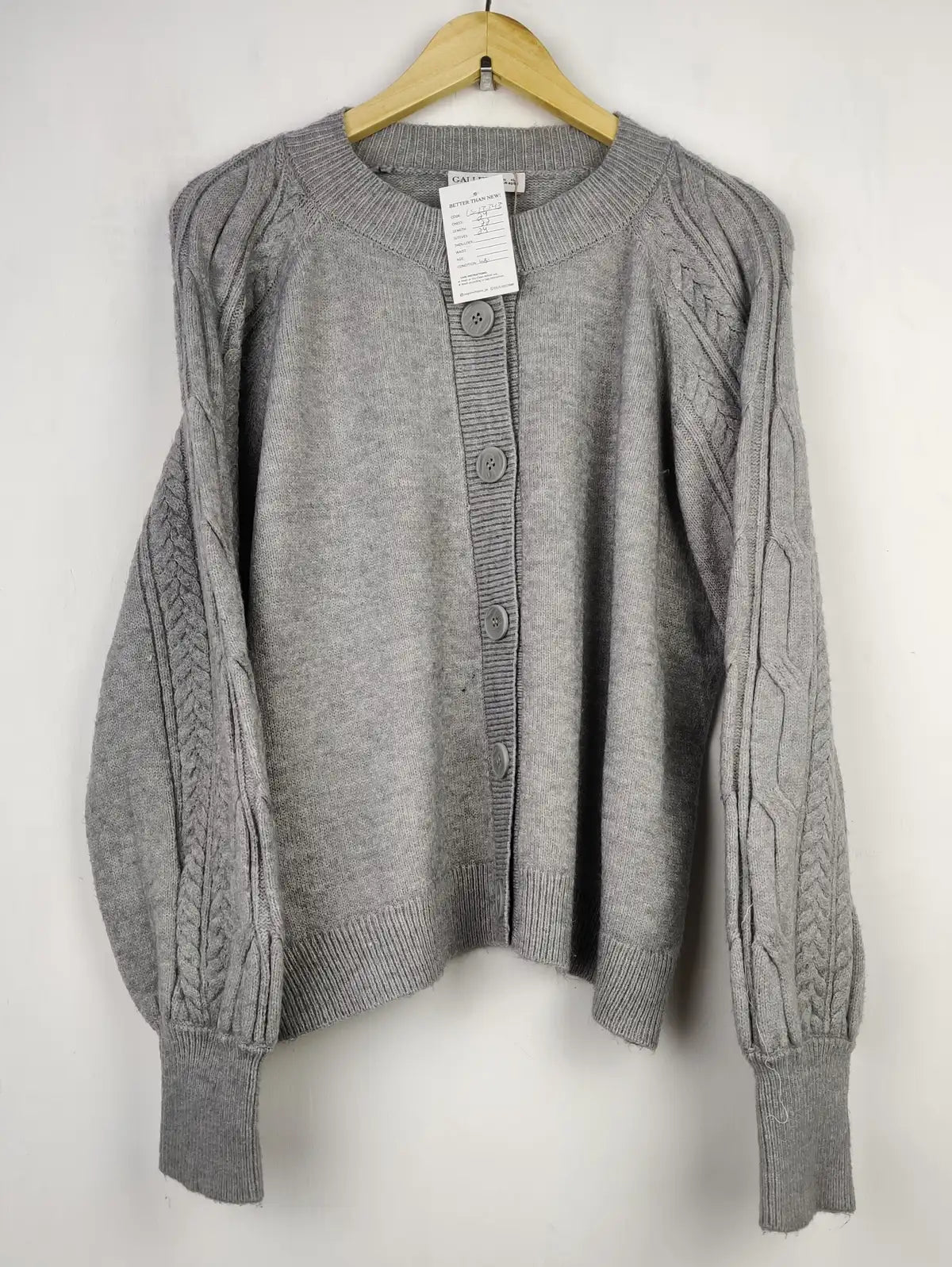 Buy online pre-used pre-loved 100% authentic & Original branded Gallery (LS-13343) available in Pakistan. Top international brands avilable.