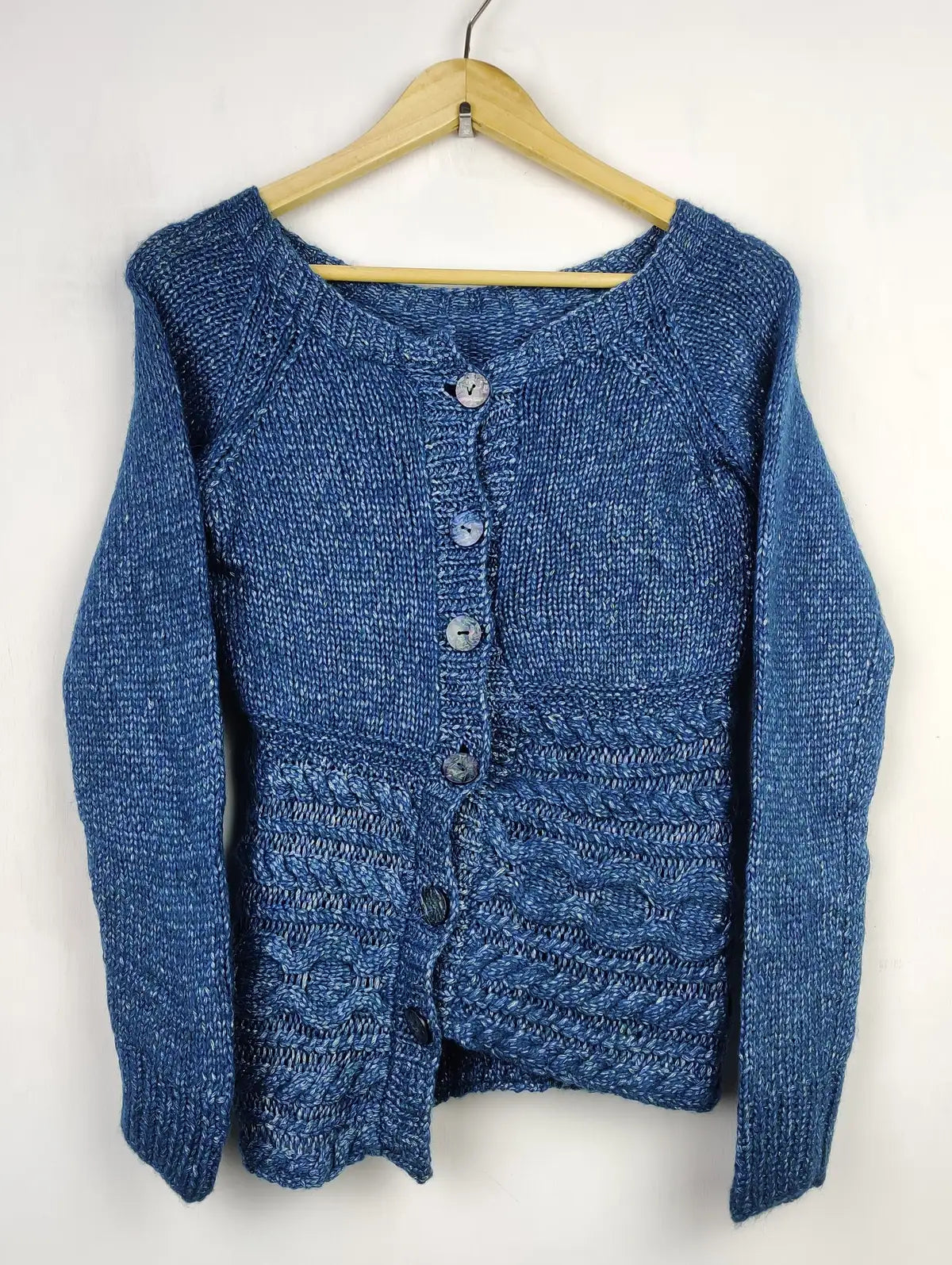 Buy online pre-used pre-loved 100% authentic & Original branded Unknown Brand (LS-13371) available in Pakistan. Top international brands avilable.