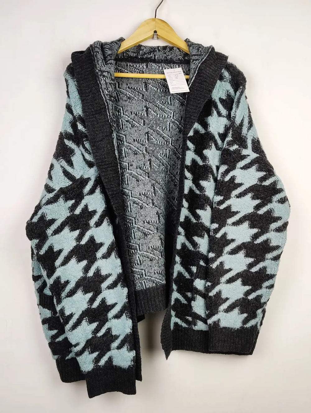 Buy online pre-used pre-loved 100% authentic & Original branded Unknown Brand (LS-13395) available in Pakistan. Top international brands avilable.