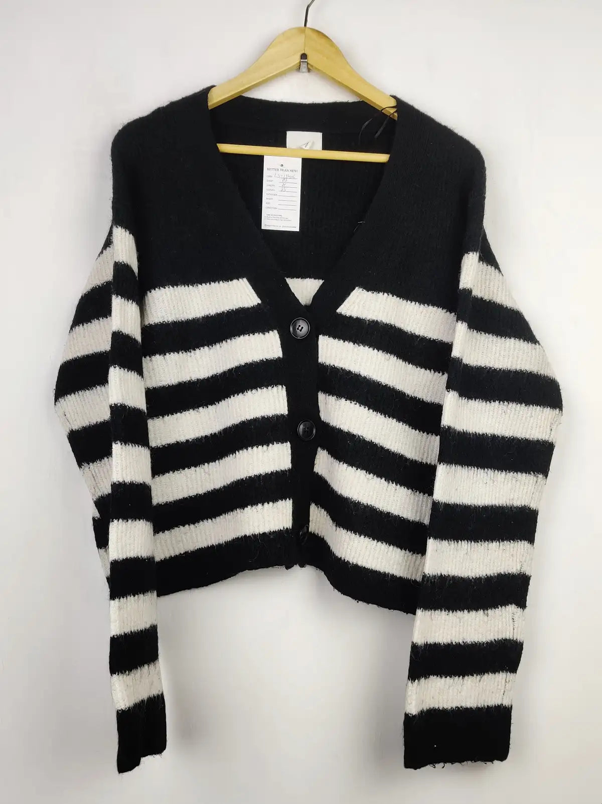 Buy online pre-used pre-loved 100% authentic & Original branded H&M (LS-13406) available in Pakistan. Top international brands avilable.