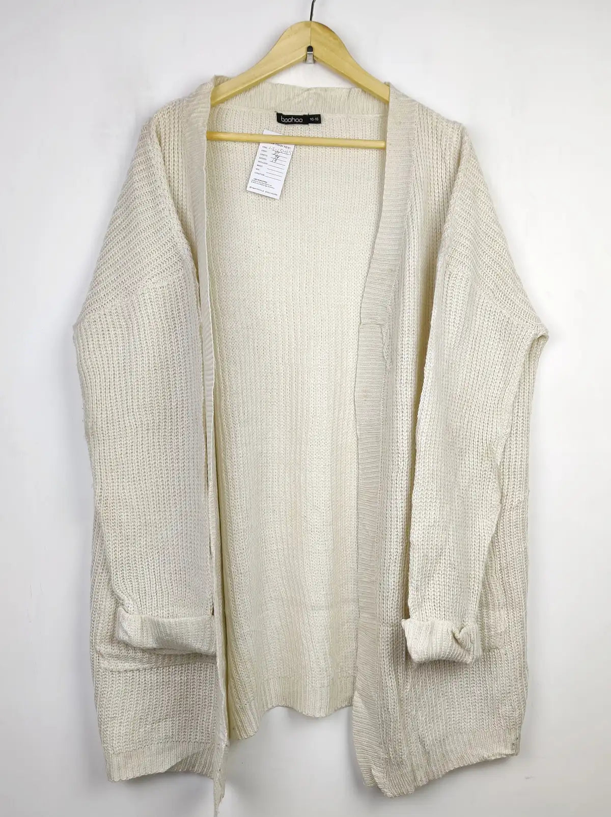 Buy online pre-used pre-loved 100% authentic & Original branded Boohoo (LS-13465) available in Pakistan. Top international brands avilable.