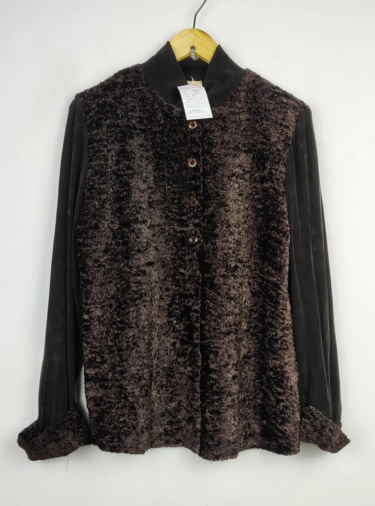 Buy online pre-used pre-loved 100% authentic & Original branded Kim&Co. (LS-13476) available in Pakistan. Top international brands avilable.