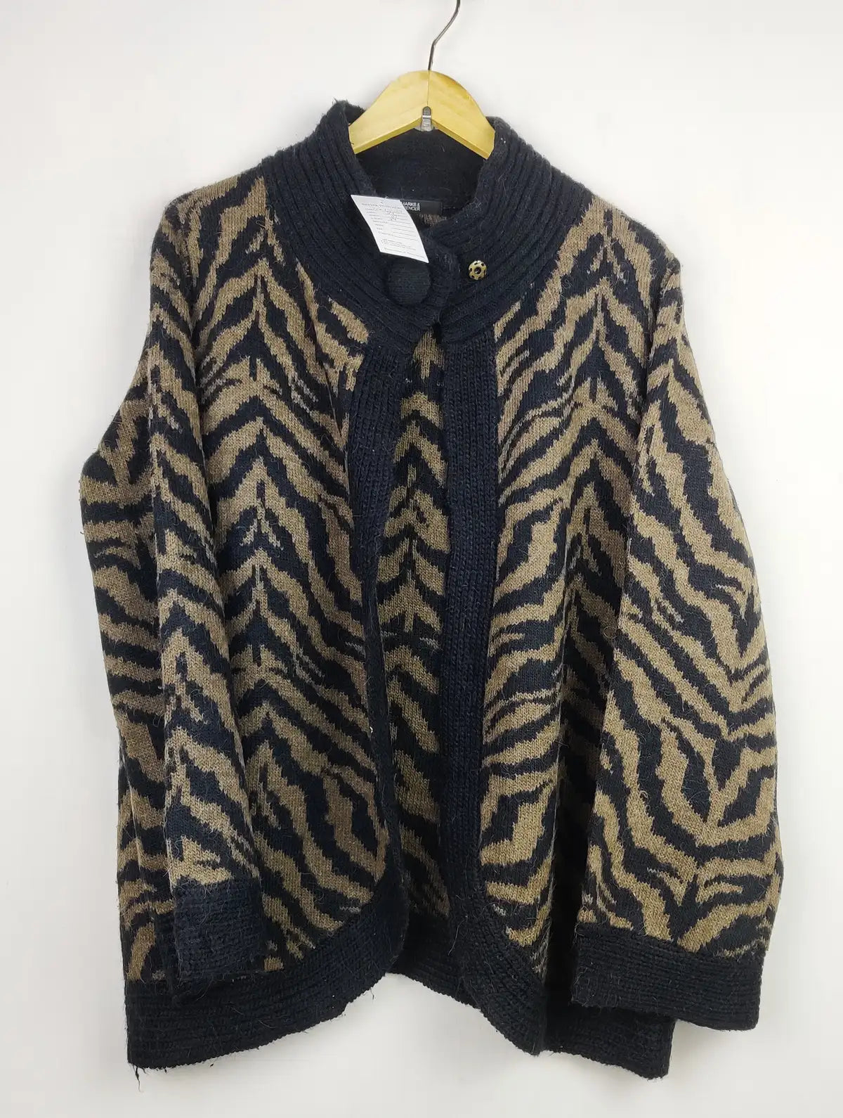 Buy online pre-used pre-loved 100% authentic & Original branded Marks & Spencer (LS-13489) available in Pakistan. Top international brands avilable.