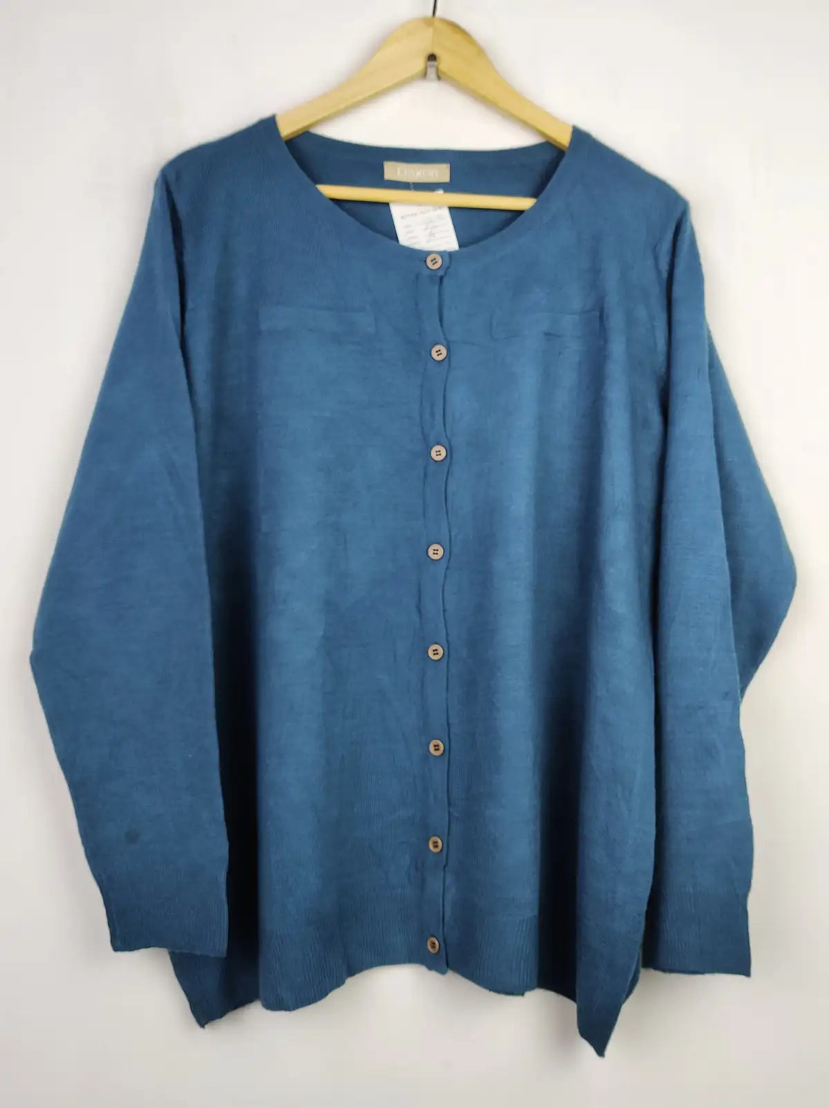 Buy online pre-used pre-loved 100% authentic & Original branded Daxon (LS-13496) available in Pakistan. Top international brands avilable.